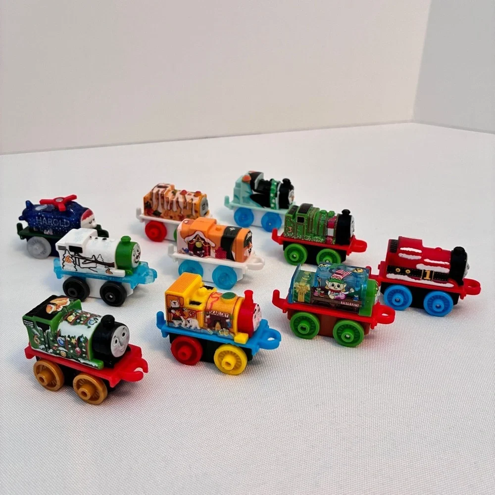 Fisher-Price Thomas & Friends Holiday Minis Toy Train 10 Pack Miniature Trains